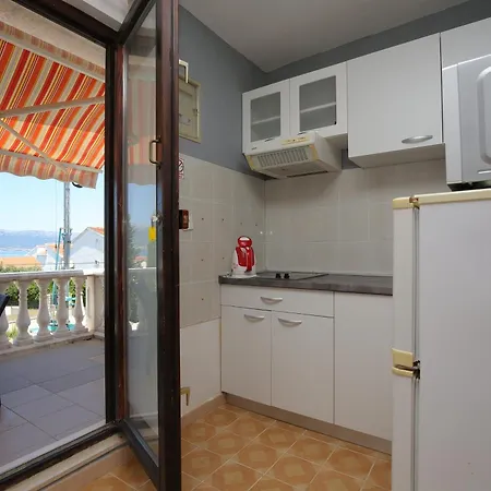 Apartman By The Sea Slatine, Ciovo - 16131 *